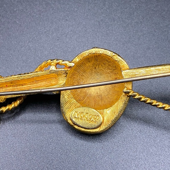 Maeve Carr New York GoldTone Equestrian Jockey Riding Crop & Cap Brooch - Picture 4 of 11